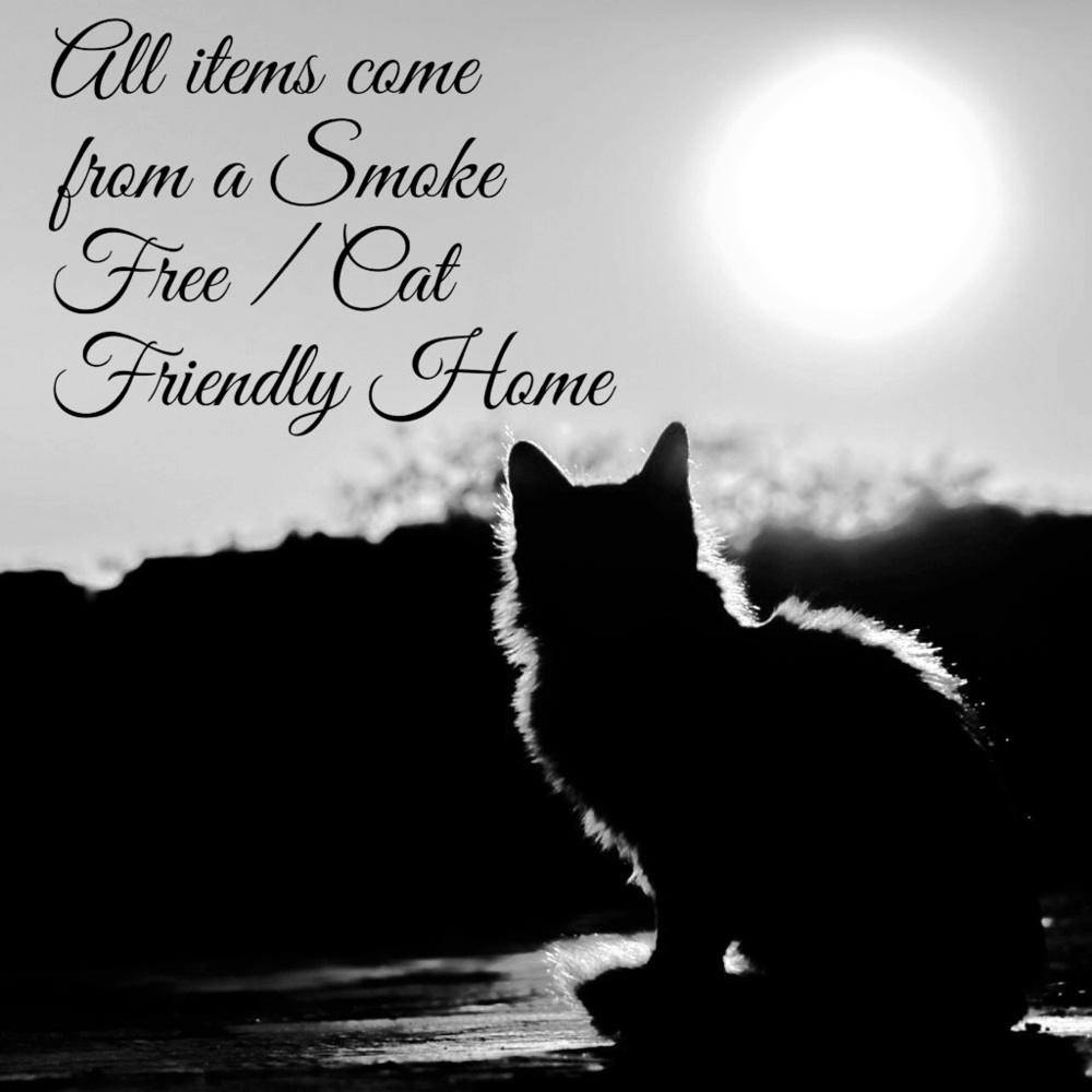 Disclaimer for all closet items! 🐈